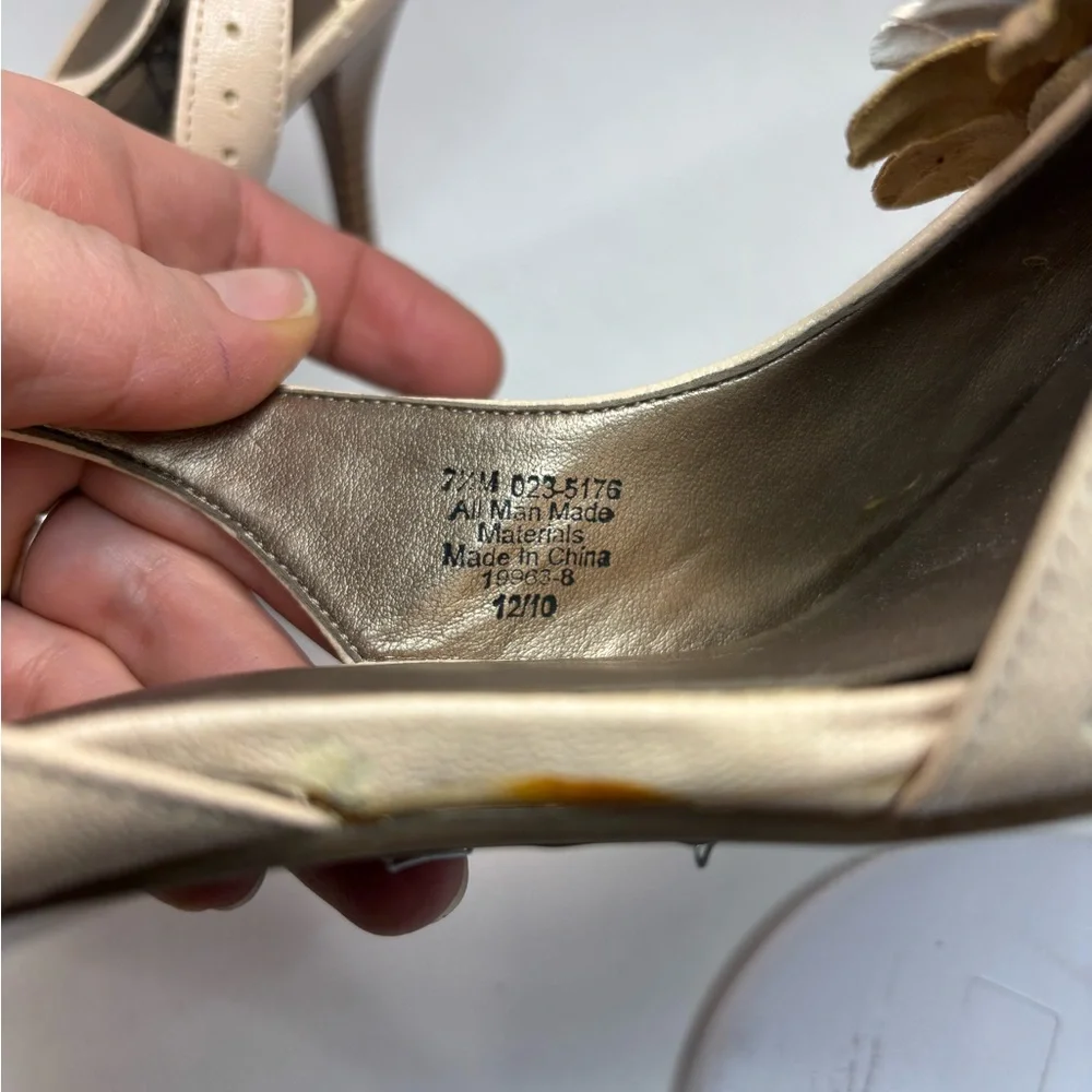 Worthington Beige woman high heels‎ Slingback PeepToe Flower Embellishment 7.5 M